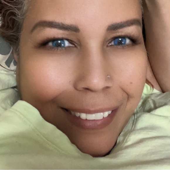 Meet your Posher, Vonnita - Picture 3 of 5